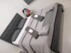 Cosy Room with Kingsize Bed by Larnaca Beach Centre